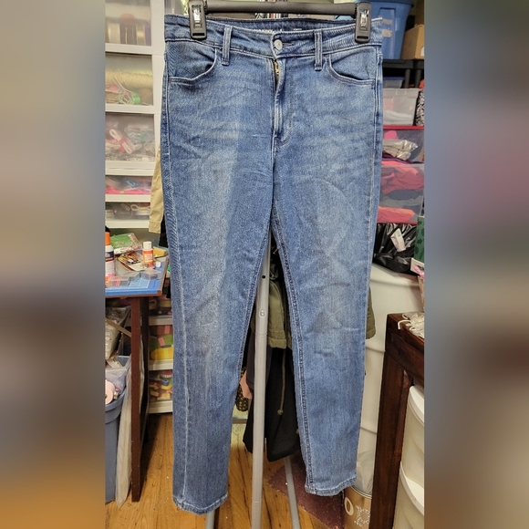 Old Navy High Rise Wow Straight Jeans Size 4 Petite - Picture 1 of 7